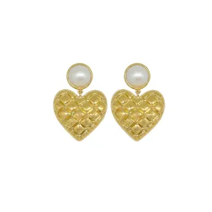 Elizabeth Pearl & Quilted Gold Heart Earring