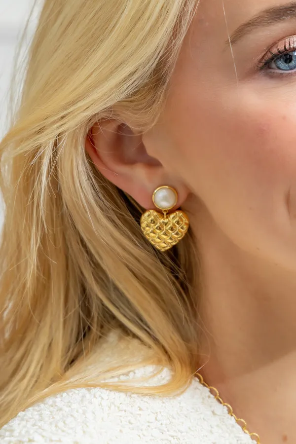 Elizabeth Pearl & Quilted Gold Heart Earring