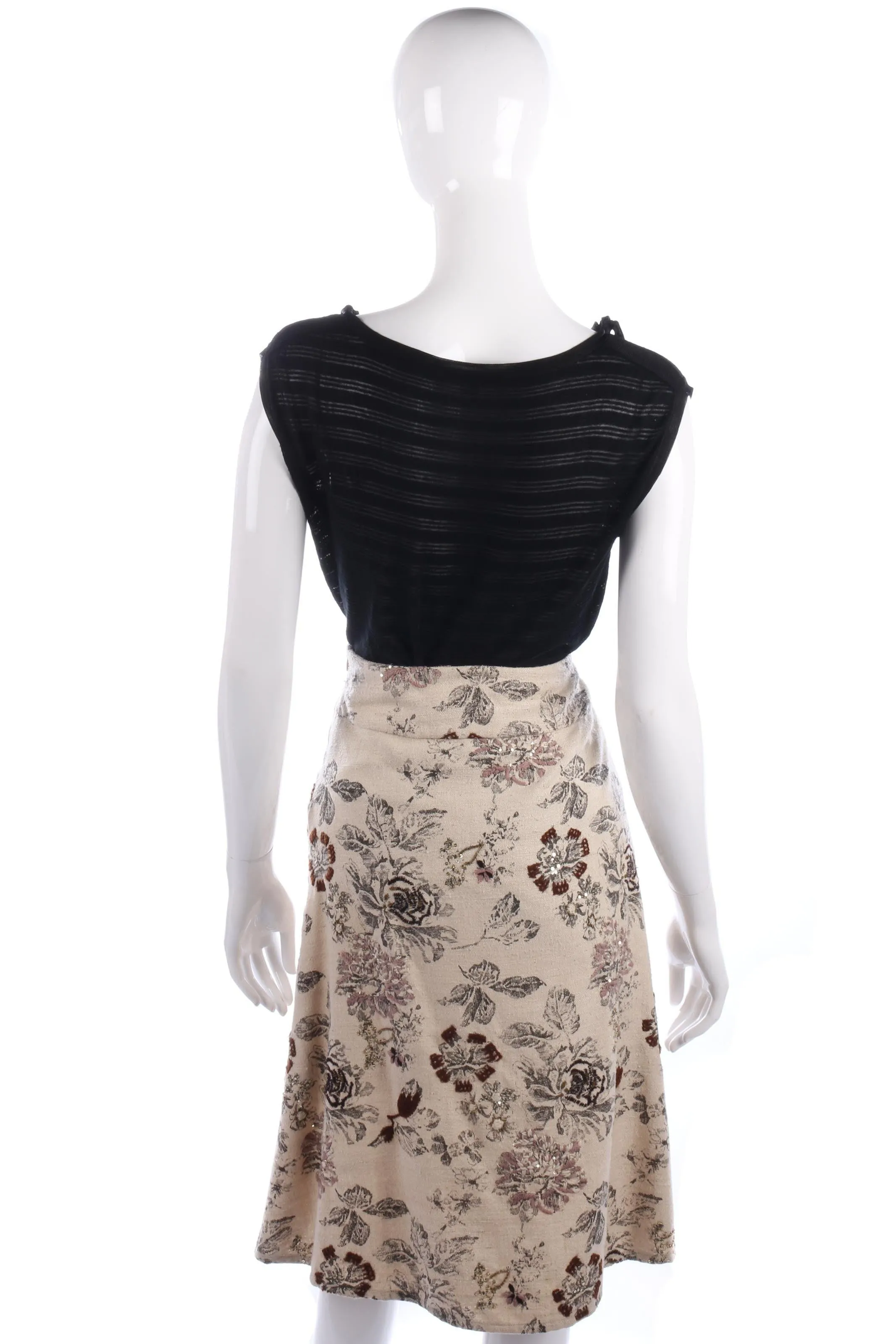 Embroidered skirt cream and black floral with embroidery size 8