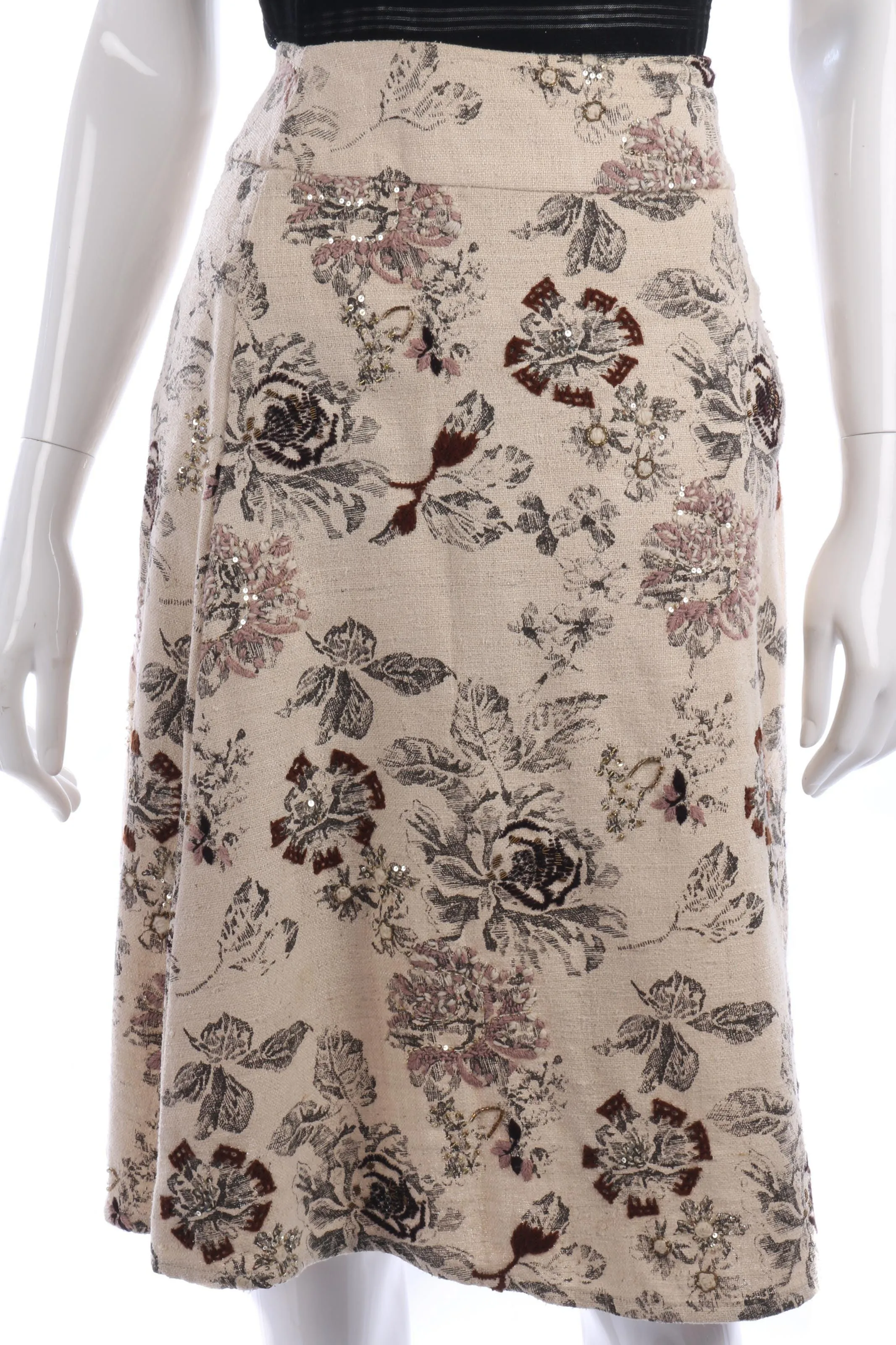 Embroidered skirt cream and black floral with embroidery size 8