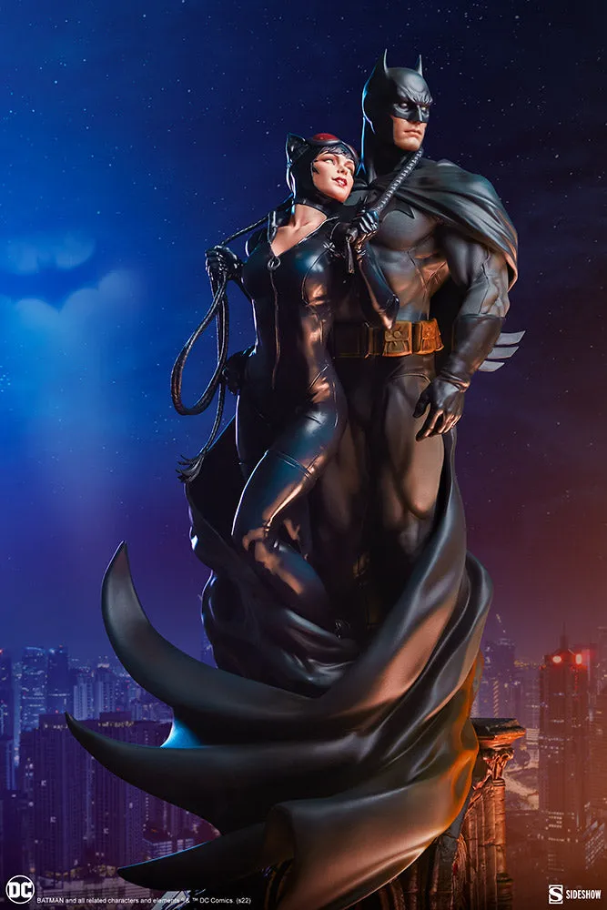 PRE-ORDER: Sideshow Collectibles DC Comics Batman and Catwoman Diorama