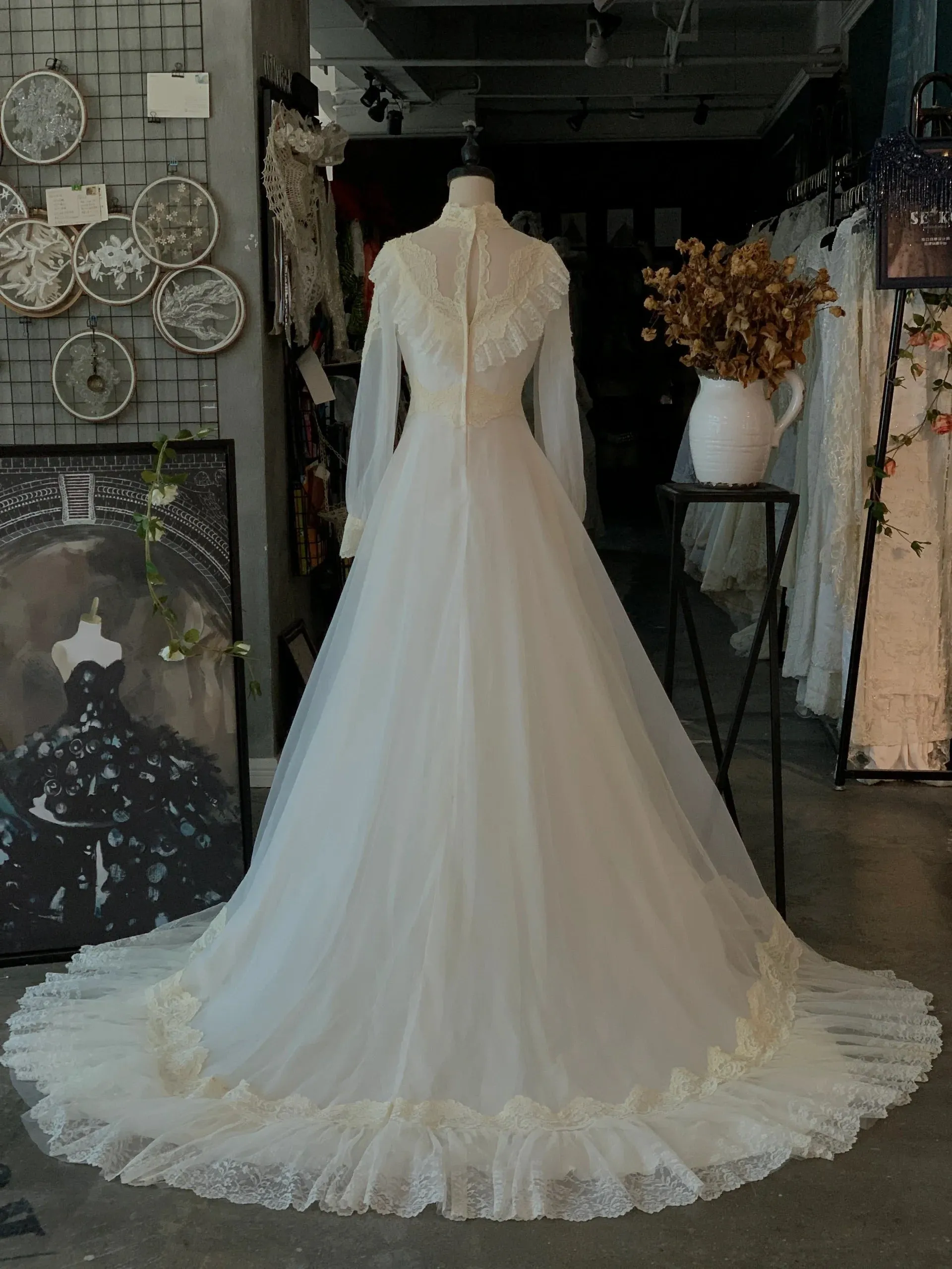 Vintage Chiffon Long Sleeves Wedding Dress